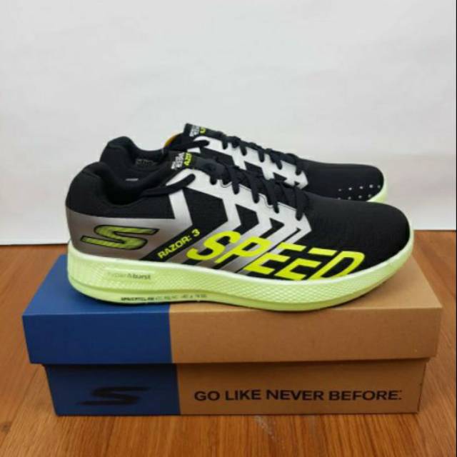 sepatu olahraga pria Skechers Go Run Razor 3