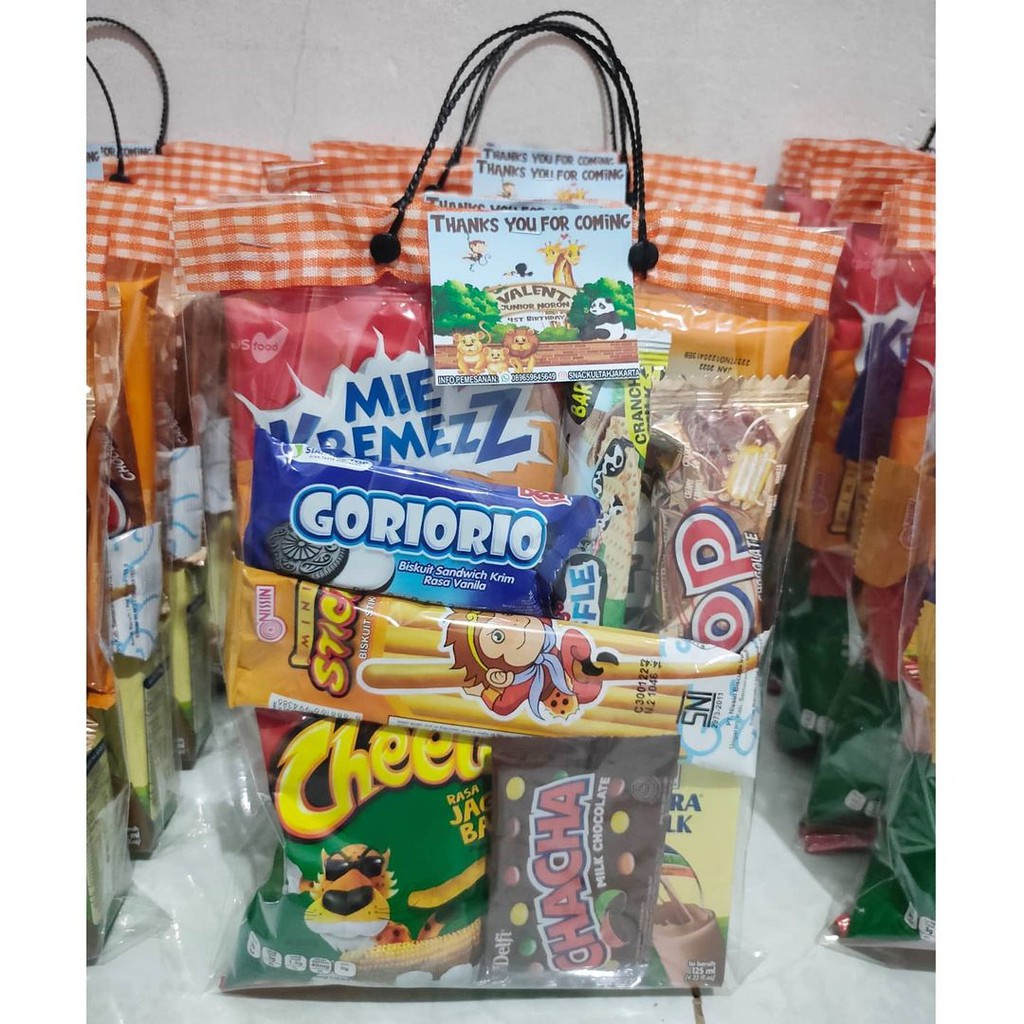 

Paket snack ulangtahun souvenir ulang tahun paket hampers snack by custom goodiebag ultah kode S9-13
