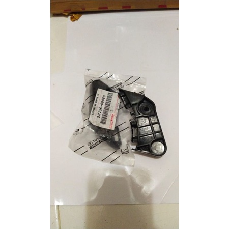 bracket bumper belakang All new Yaris 2012-2017 kanan RH Original