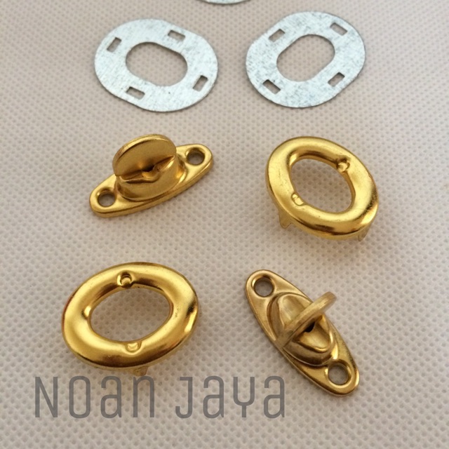 Aksesoris kunci putar tas gold