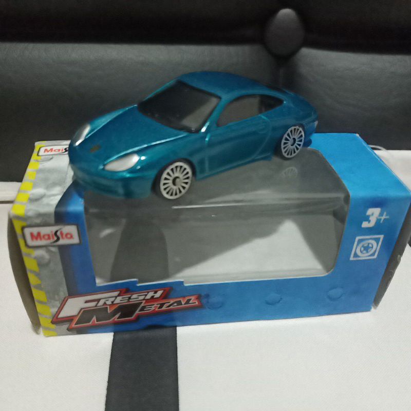 Porsche 911 Carrera Maisto Biru