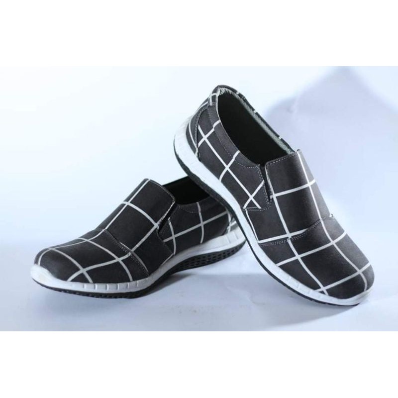 Sepatu Pria Slip On Kasual Sepatu Kerja Motif Garis Casual Import Sol Karet