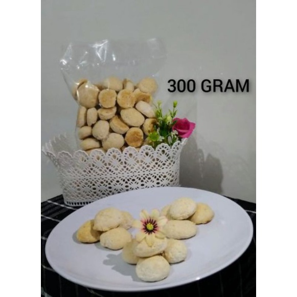 

Bolu Kelapa