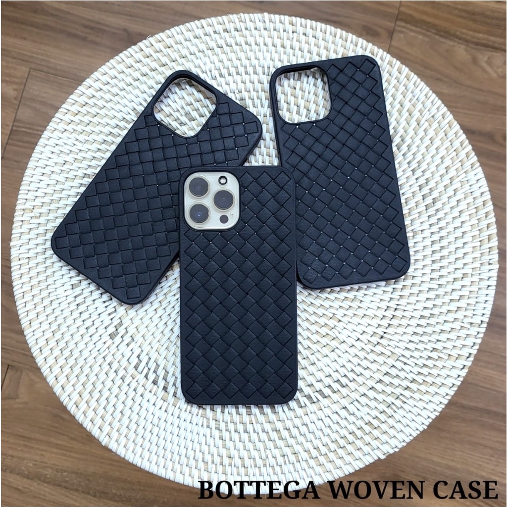 CASE intreccito iPhone 13 13Pro 13Promax 13Mini 12 12Pro 12Promax 12Mini 11 11Pro 11Promax/Softcase Woven B-ONT-TEG-A Soft LEATHER-KULIT ITALi Clutch LUXURY ULTRA S Hitam Black Gelap/Leather Shoulder Design Luxury Fokus PRO Veneta Promax Pro Max Mini