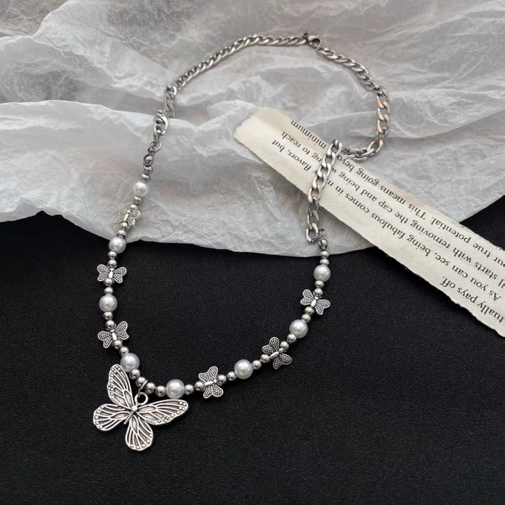 Kalung Rantai Pendek Desain Kupu-Kupu Warna Silver Gaya Vintage Untuk Wanita