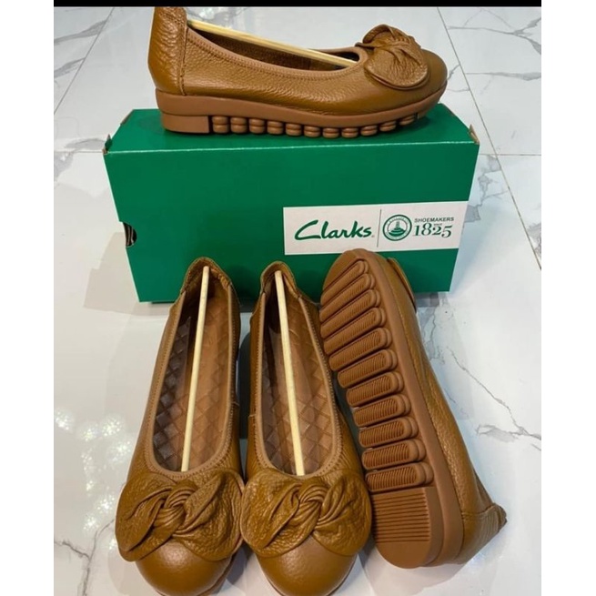 sepatu clarks