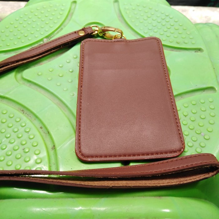 

Spesial Name Tag Id Card Holder Kulit Kalung Coklat 4Slot Card Hemat
