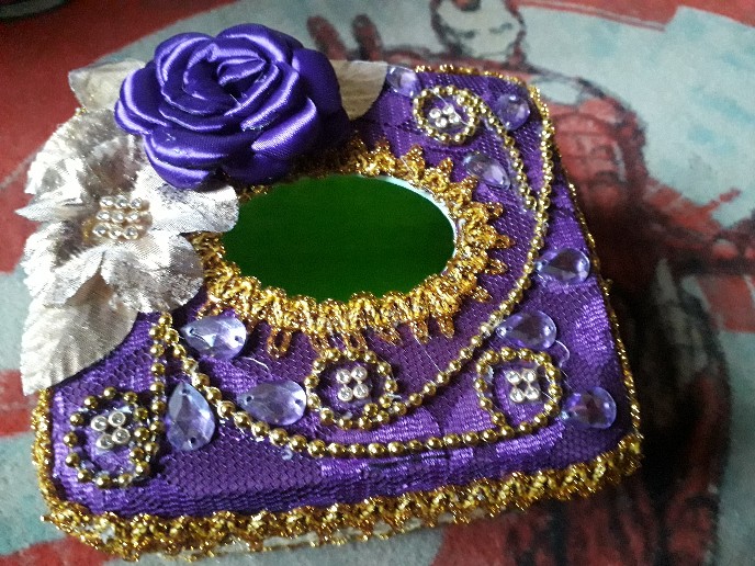 Kotak Tisu Brokat Kecil