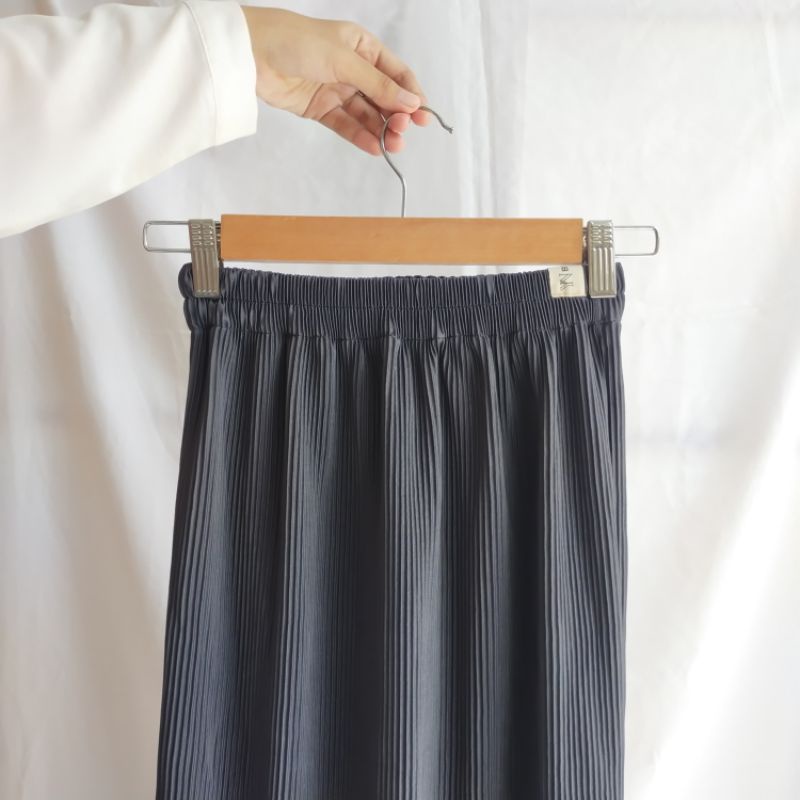 YOUNASKIRT ROK PLISKET/SPAN PREMIUM