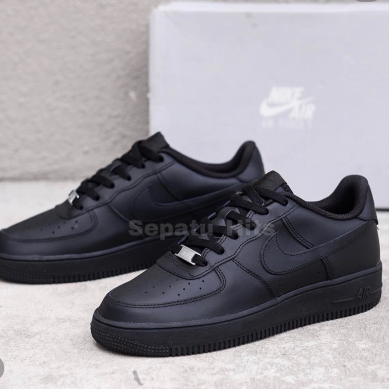 MAN &amp; LEDIES SEPATU WANITA DAN PRIA FULL BLACK HITAM POLOS SEPATU SNEAKERS WANITA DAN PRIA SEPATU SNEAKERS ANAK LAKI LAKI DAN PEREMPUAN NK3 A1R FORC3 ONE 1 SEPATU KASUAL SEPATU