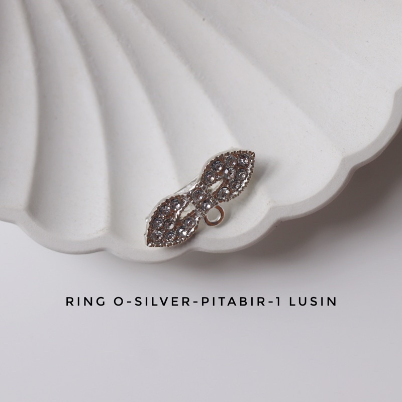 1 Lusin / 12 Pcs Bros Dagu Ring O Lusinan Part 3 Bros Dagu Warna Silver Bros Mini Bros Kecil Bros Jilbab Bros Hijab Bros Daily Bros Simple Bros Lucu Bros Imut Bros Cewek Bros Pin Bros Tuspin Bros Pin Brooch Korean Style Bros Bahan Bros Juntai Bahan Bros-O-SILV-PITABIR-1LSN
