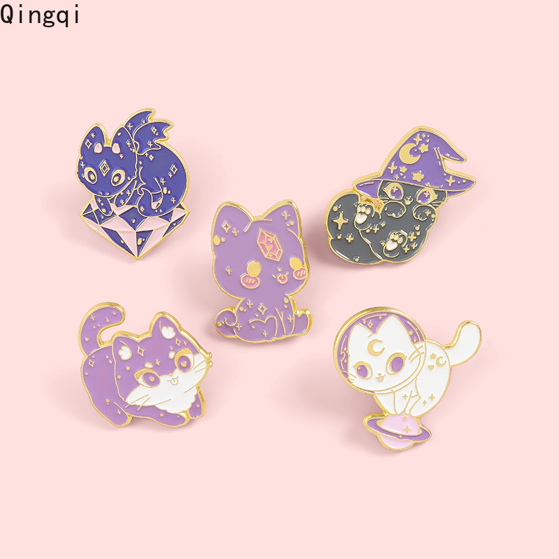 Bros Pin Enamel Desain Kartun Kucing Sihir Bulan Bintang Kristal Untuk Kerah Kemeja Topi Tas