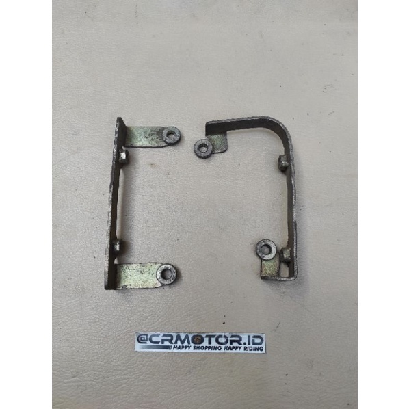 breket braket tutup mesin atas cylinder blok kop suzuki thunder 125 ori