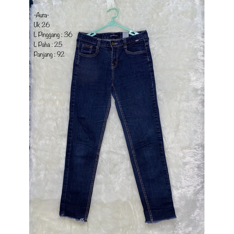 aura brand jeans