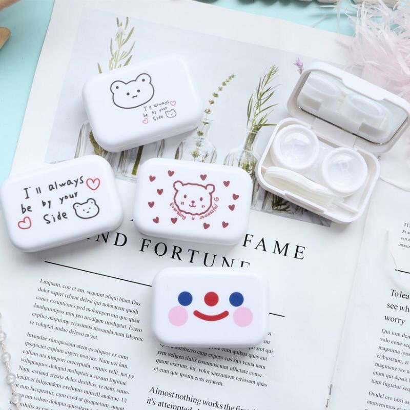 Tempat softlens karakter dengan cermin kaca bear smile