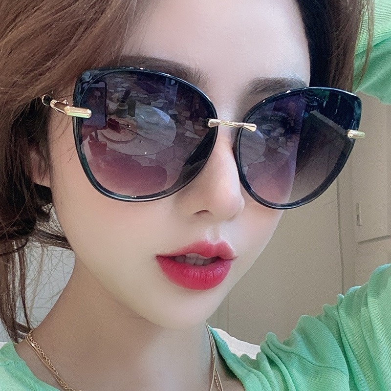 (YUZHU) Bayar di Tempat Kacamata Hitam Korean Gaya Wanita Vintage Style Kacamata Hitam Mata Kucing Korean Wanita Sunglasses