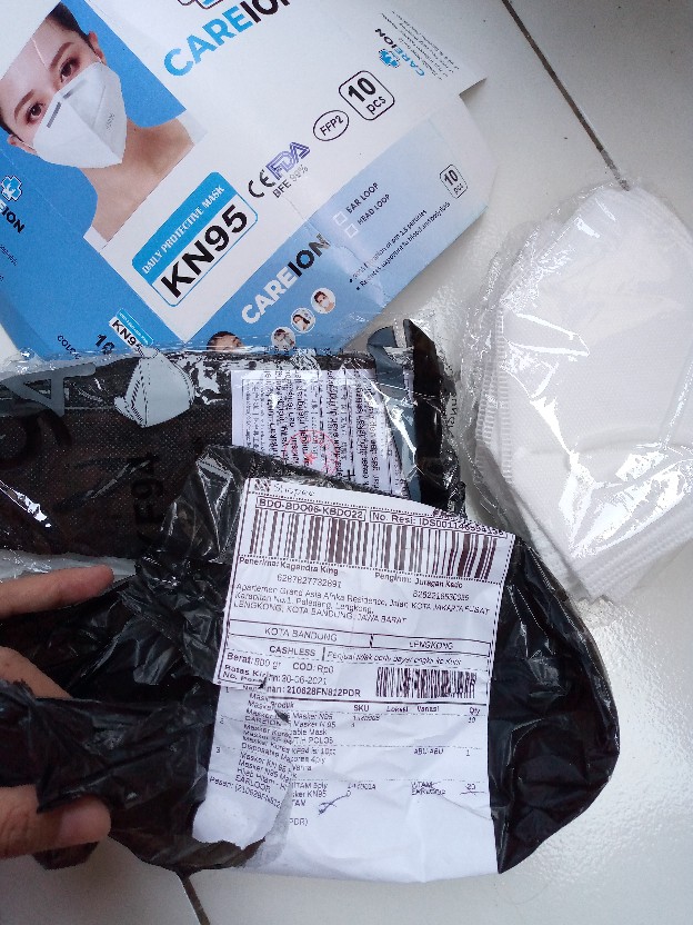 Masker Kn 95 Hitam 5ply Masker N95 Masker Kn95 Hijab Hitam Hitam Earloop Shopee Indonesia