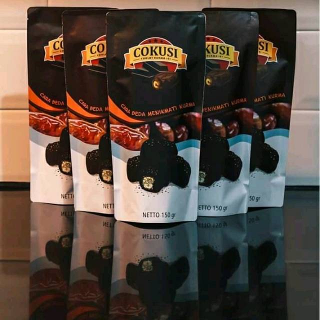 

KURMA COKLAT ISI - COKUSI (CAMPUR ISI KEJU, METE, COKLAT LELEH) 150 GR