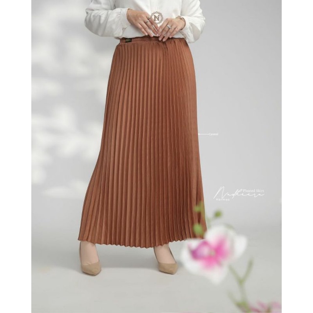 Nadheera Plisket Skirt