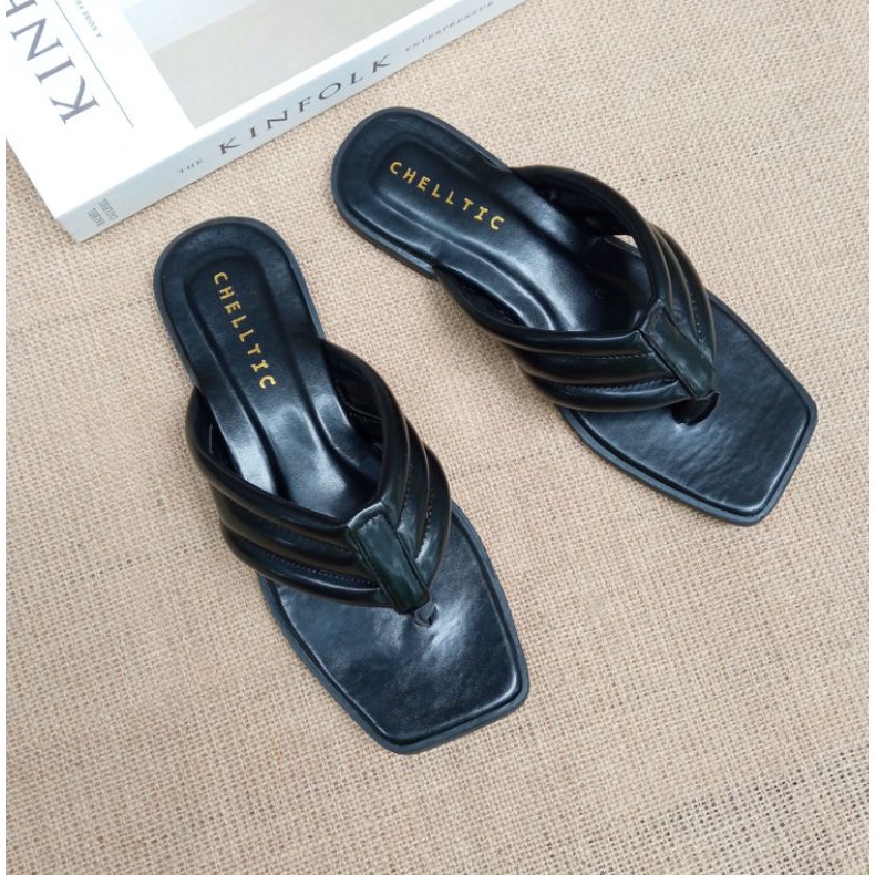 Sandal Flat/Sendal Selop Slip On Teplek Tali Jepit Busa Wanita Terbaru/Sendal Rumah Nyaman/Slop Casual Perempuan Remaja/Wedges Wanita Kekinian Cod Gratis Ongkir/Women Sliper Bukan Zara/Kelly Sandal Puffy