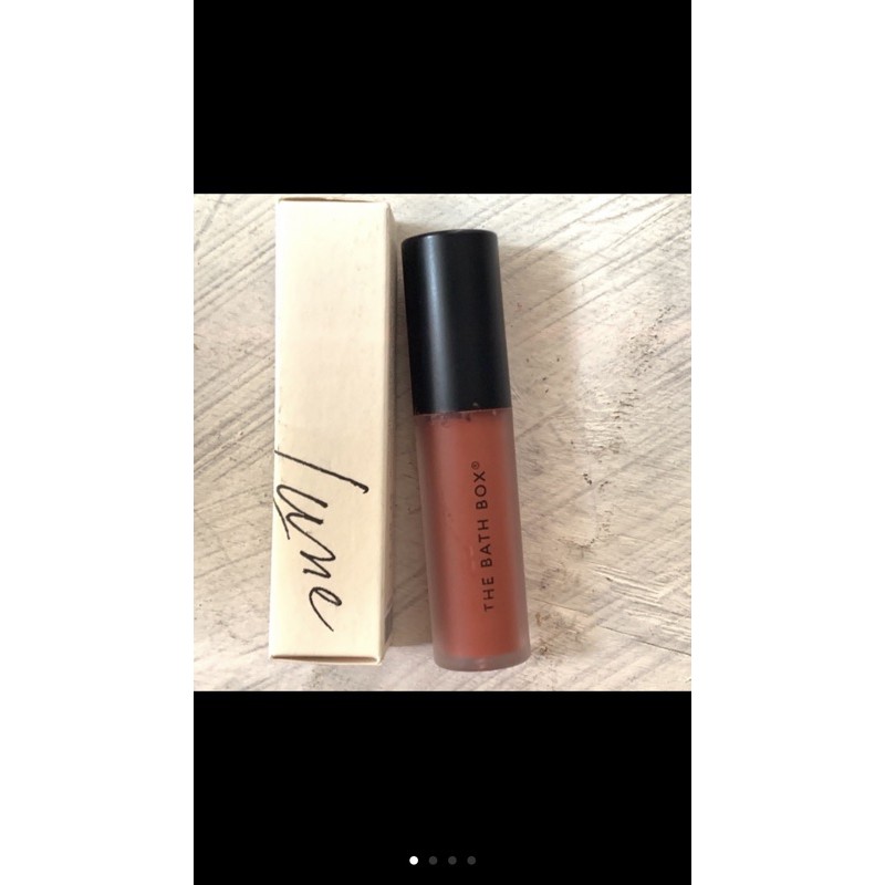 Preloved lipstik the bath box