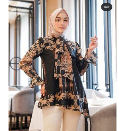 Pila Bow Blouse Wearing Klamby