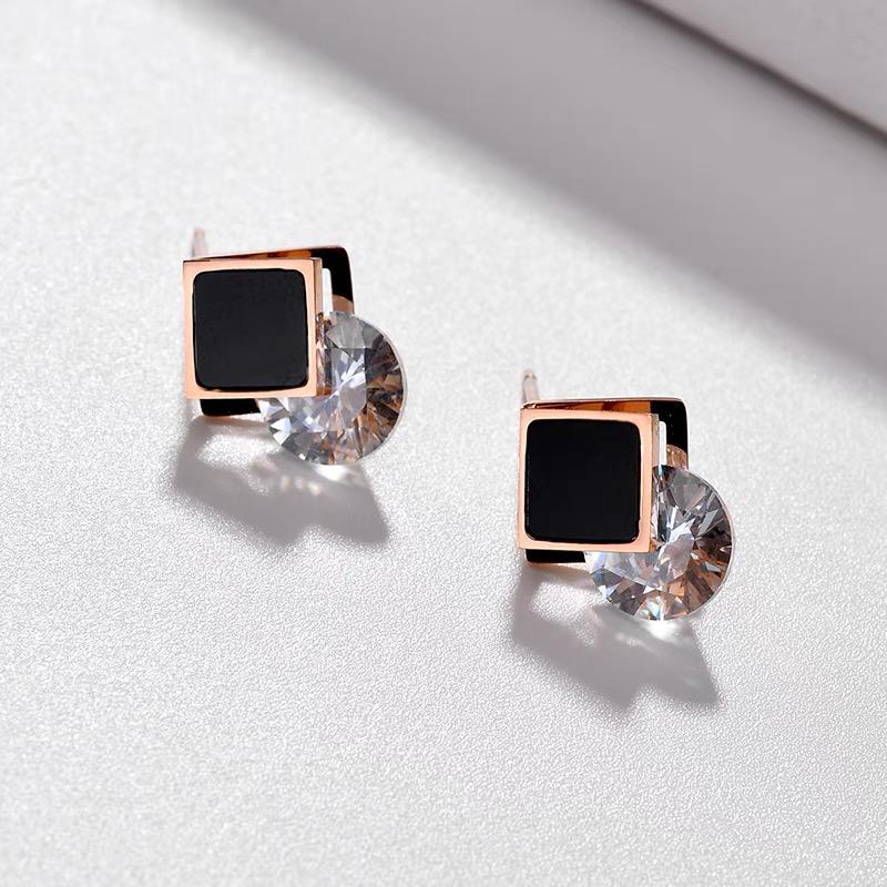 COD! anting stud titanium black square diamond anti karat import