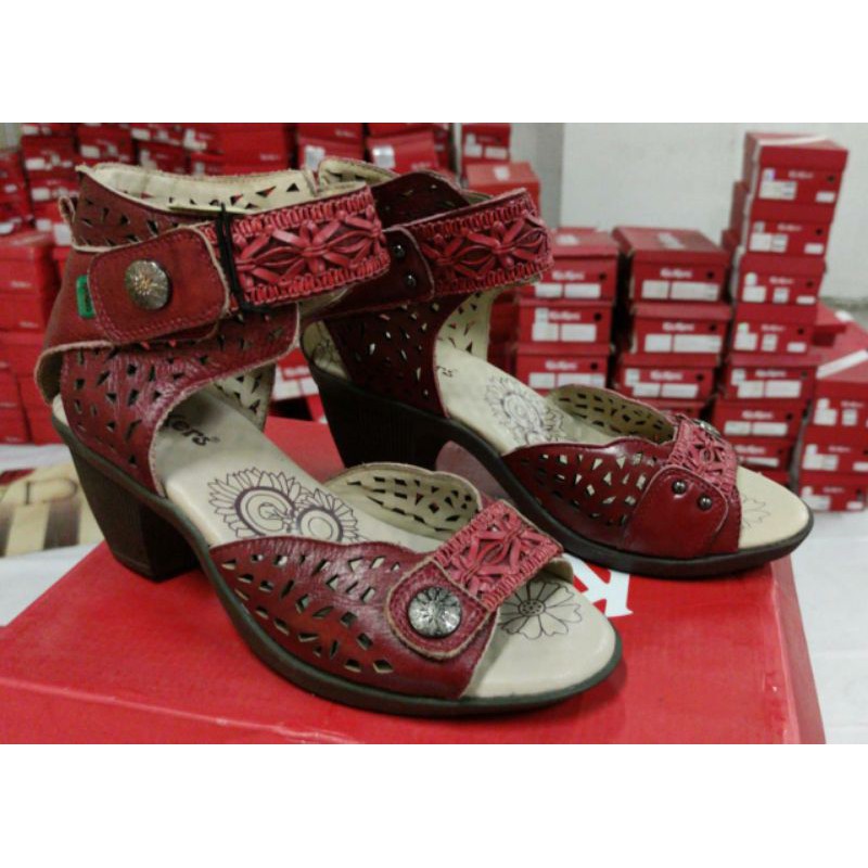 Sepatu Kickers Ladies