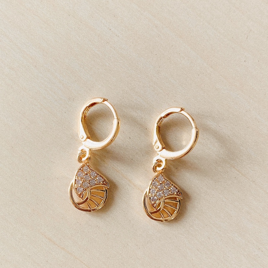 Anting / Giwang Wanita Ukiran Wayang Zirconia Gold