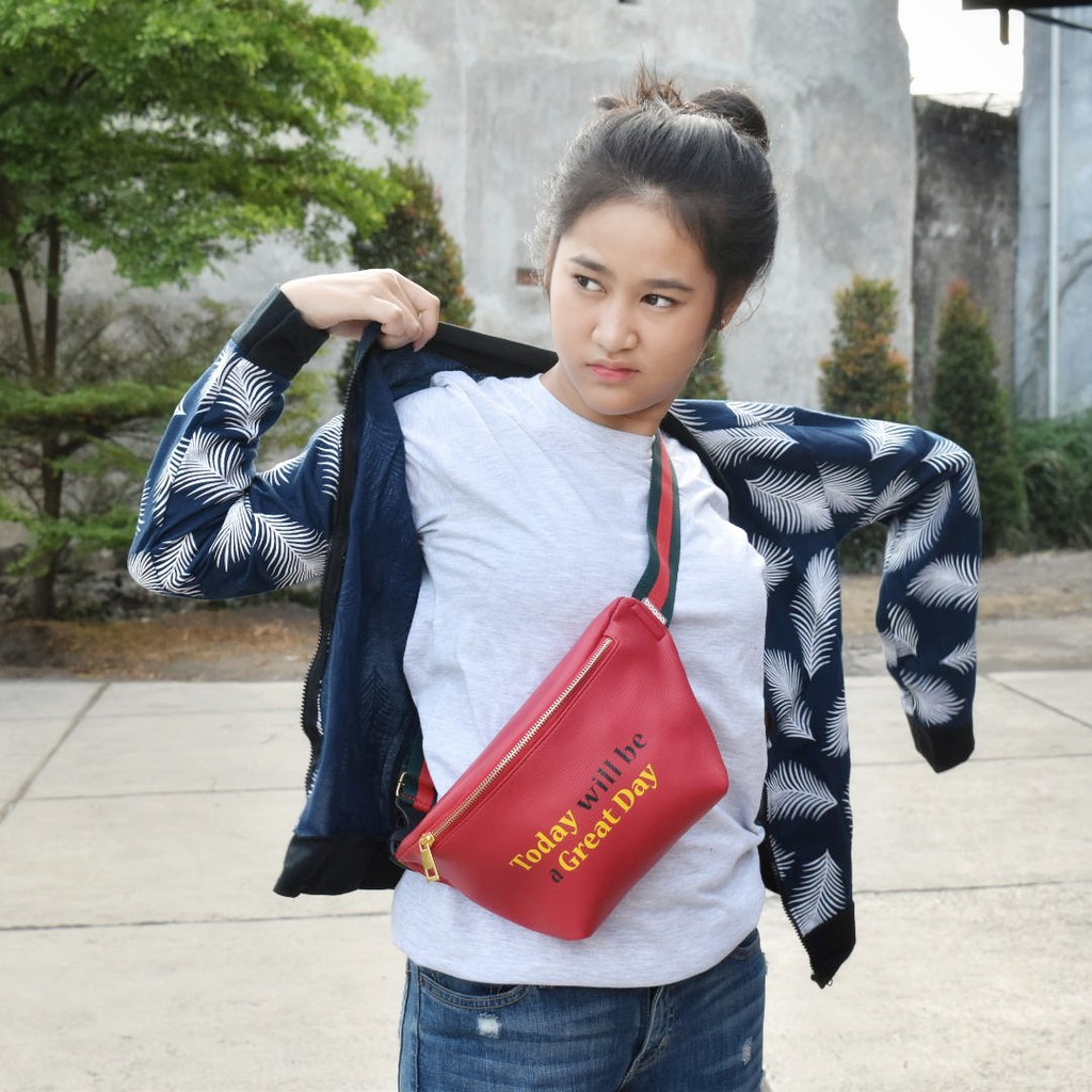 Sling Bag Bogga | Tas Wanita | Tas Branded Murah | Tas Selempang Wanita | Waist Bag - Bunchee Merah