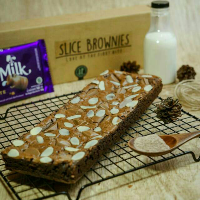 Jual SLICE BROWNIES Whole Of Cadbury Shopee Indonesia