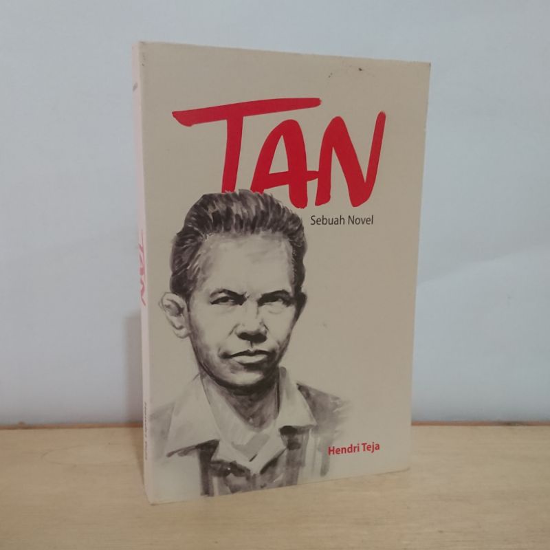 Tan sebuah novel - Hendri teja