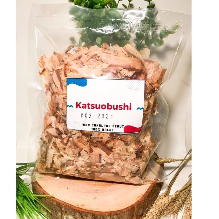 『BT』 Katsuobushi , bonito flakes, ikan cakalang serut ecer 100 Gram. Untuk toping takoyaki. Halal