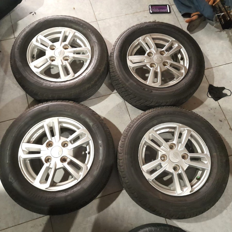 Velg Mobil Racing Bekas Murah Ring 14 Lubang Baut 4 STD XENIA R14X5 4X114,3 ET45 BAN 185 70 R14