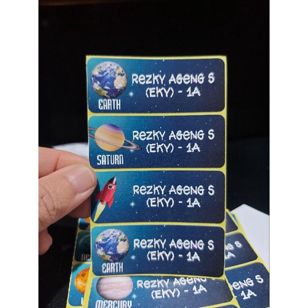 

Stiker nama atinak bukSu pelajaran sekolah Label Nama Anak Sekolah Sticker Nama Anak Perlengkapan Sekolah