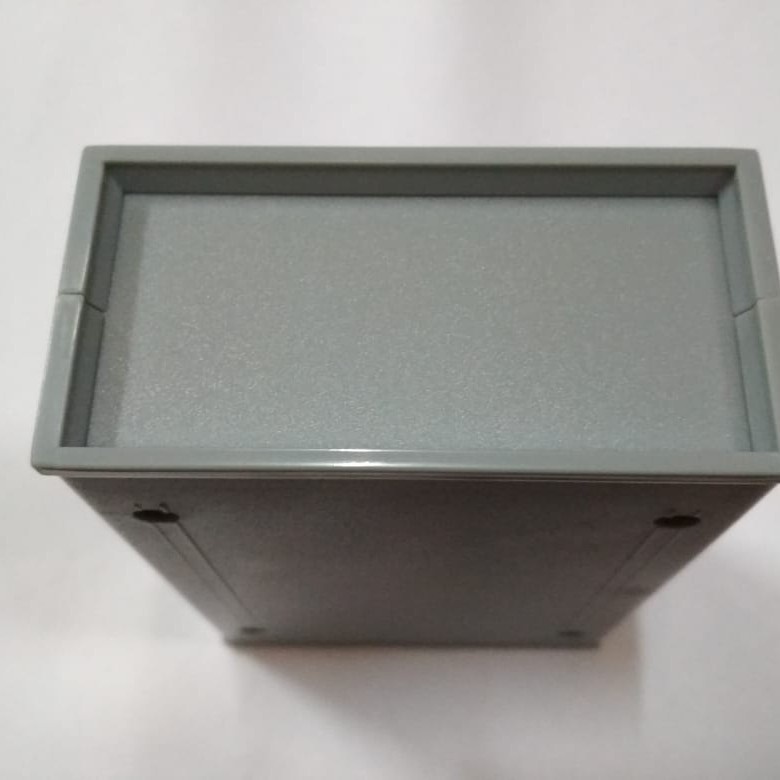 Box Plastik Abu-abu Elektronik Ukuran 11.8x7.6x4 B08
