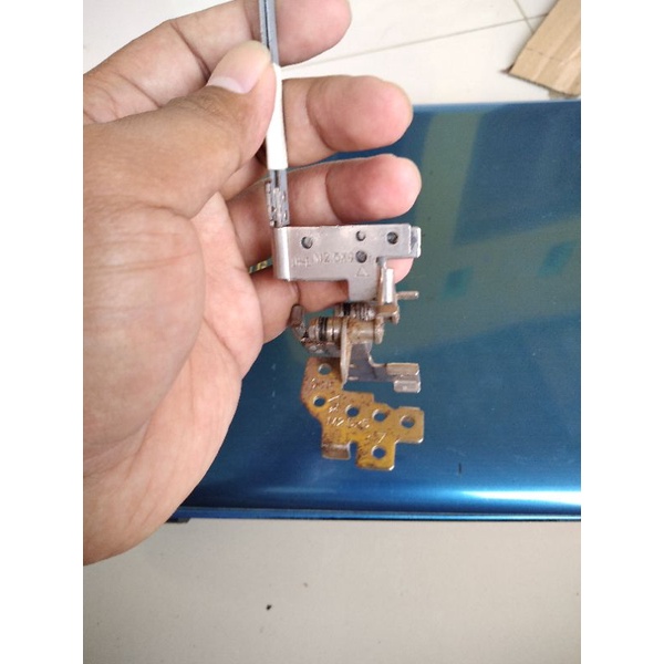 engsel hinges laptop samsung NP355 NP355V4X