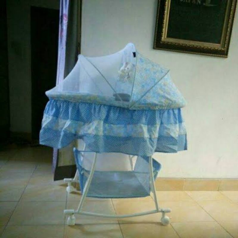 preloved Box bayi Pliko baby bed oval (Biru)