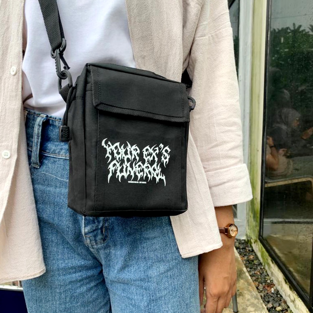 [Bisa COD] Sling Bag Metal Akar Mini Hitam Pouch Totebag