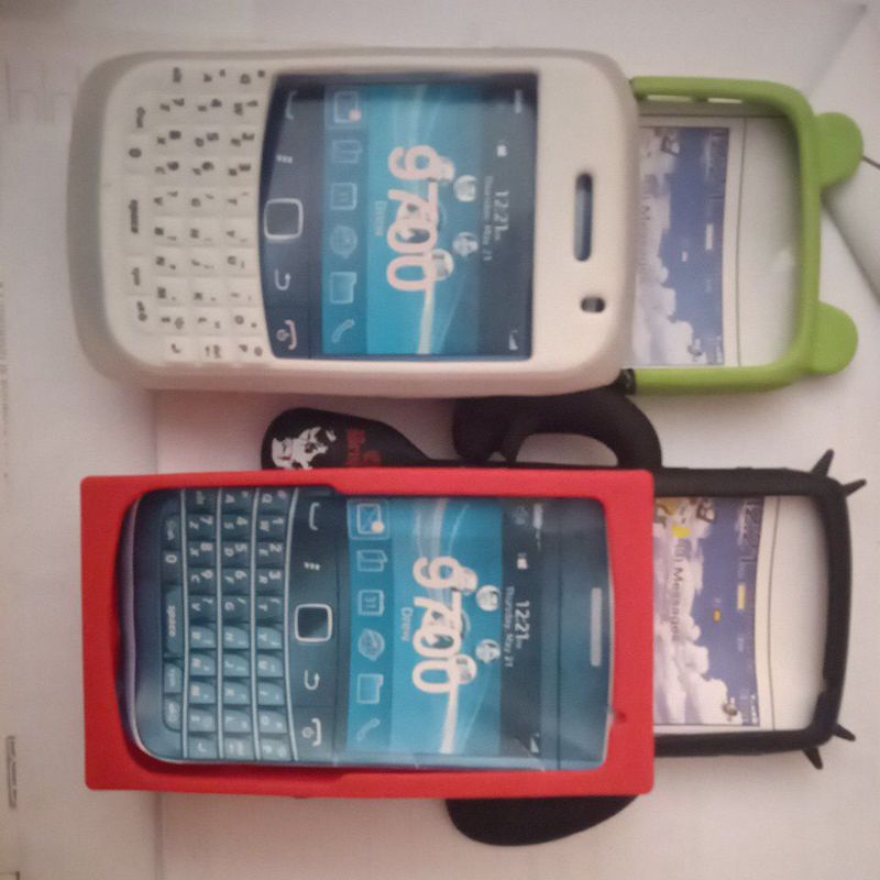 Kesing / Case silicone BlackBerry 9700 karakter
