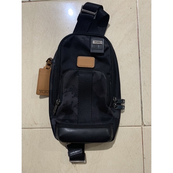 Tumi sling bang second