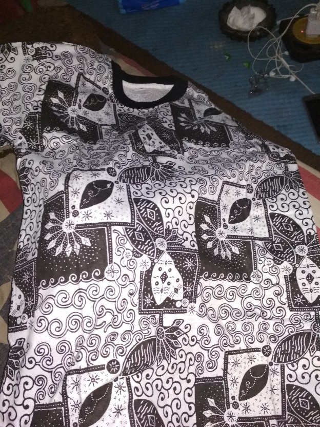 Kaos Pria - Kaos Batik - Print Monocrom - Hq
