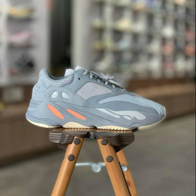 yeezy 700 12.5
