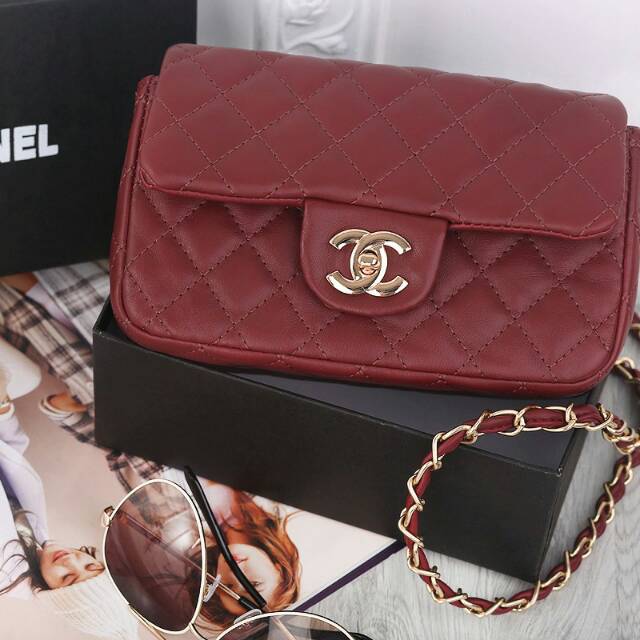 Channel sling bag code 70331