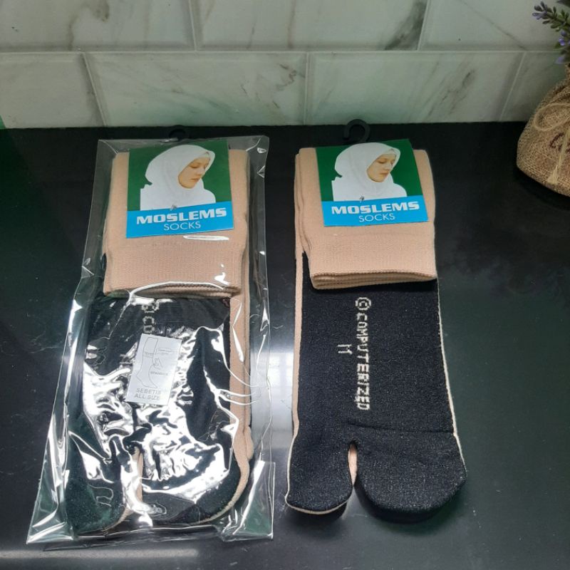 Kaos Kaki Wanita Jempol Muslimah  Warna Cream Telapak Kaki Hitam Ukuran L(Panjang sebetis)