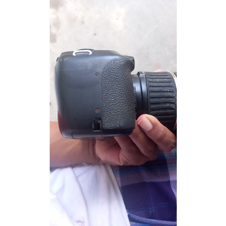 kamera Canon 1200 D bekas