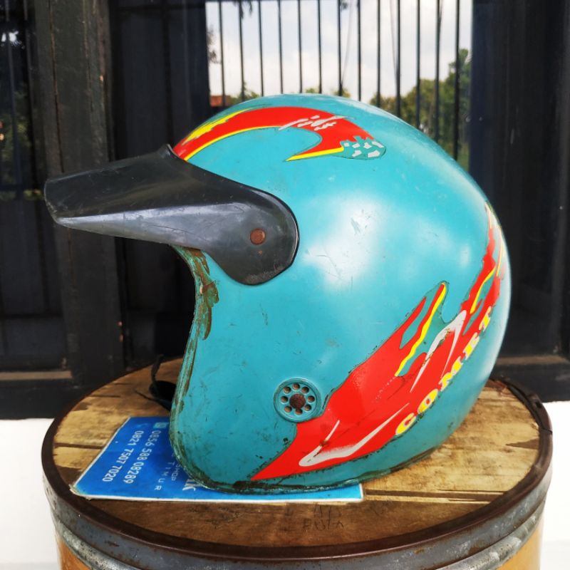 Helm jadul lawas Yamaha bekas