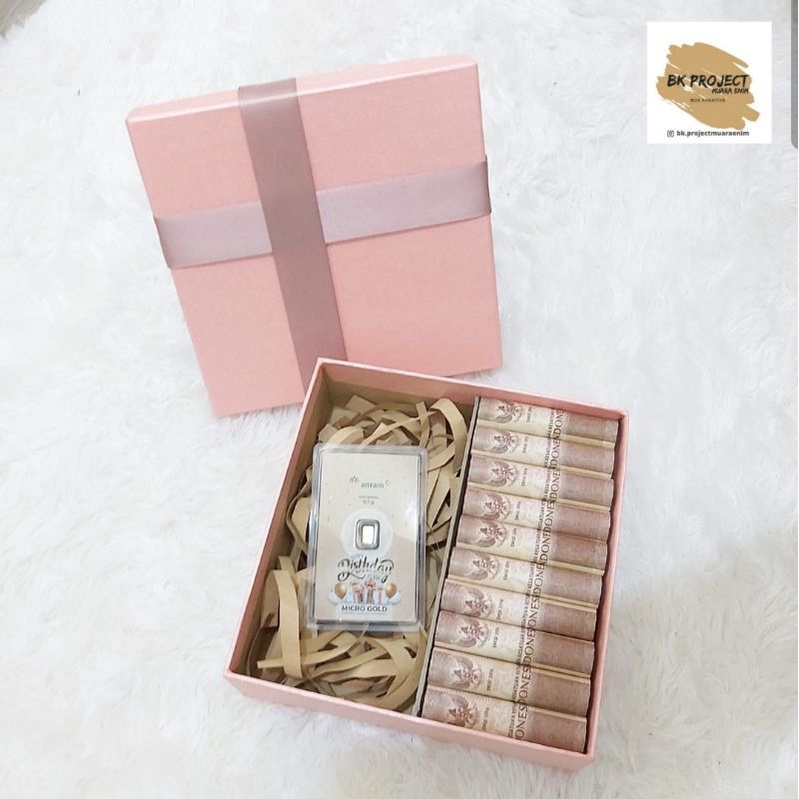 

Box/Hampers Gift/Box Gift/Hadiah Ulang Tahun/Hadiah Pernikahan/Hadiah