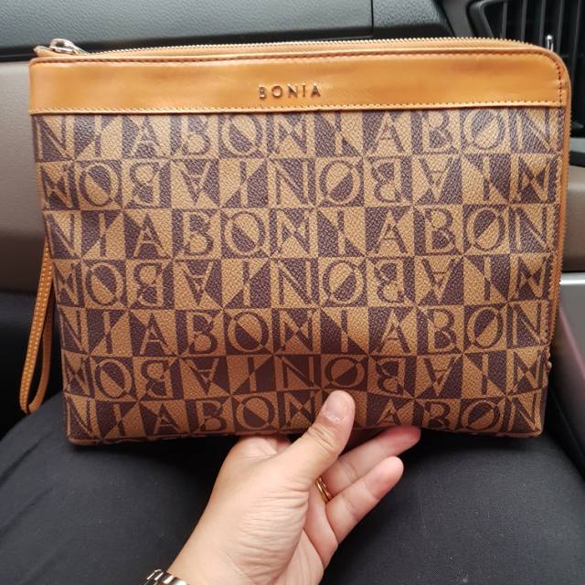 PRELOVED BONIA CLUTCH