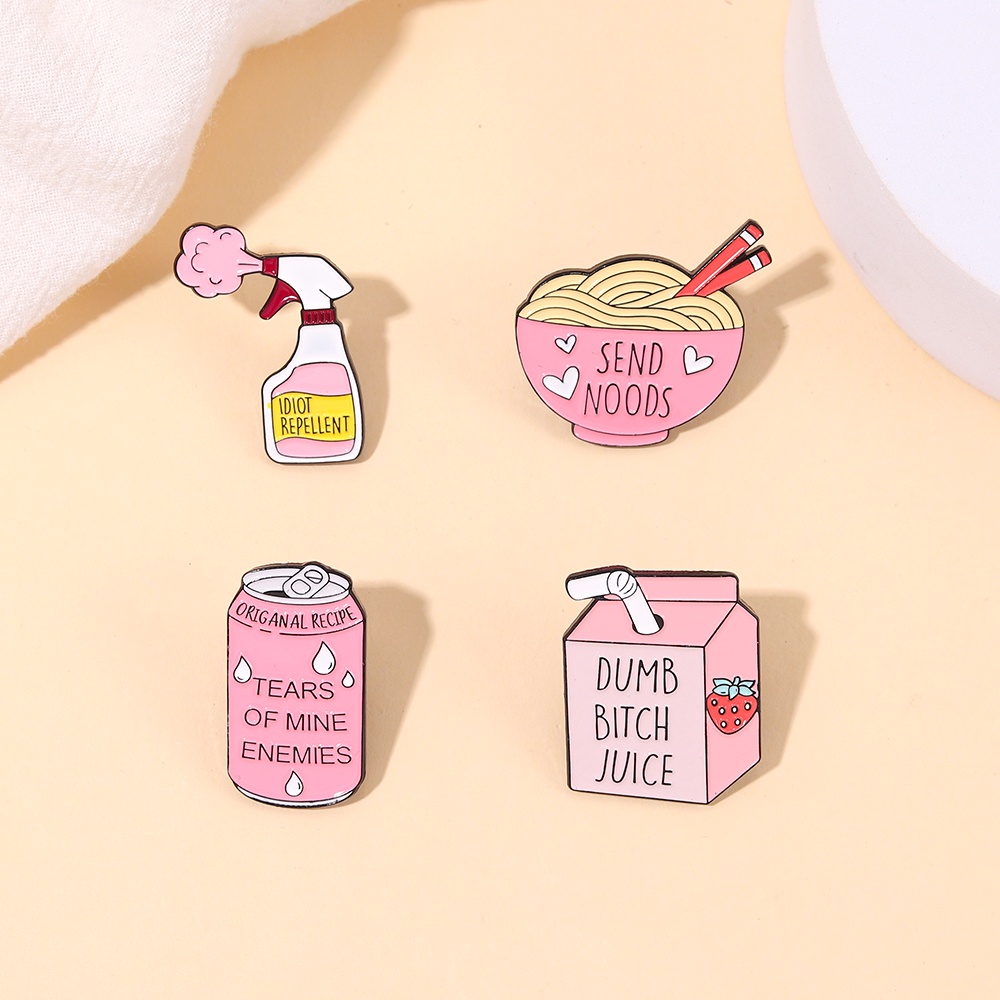 Bros Pin Enamel Desain Kartun Pembersih Mie Strawberry Jus Untuk Aksesoris Perhiasan